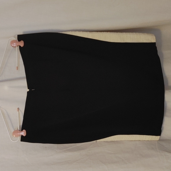 NWT IVANKA TRUMP IVORY & BLACK SKIRT SZ 10 - Picture 4 of 9